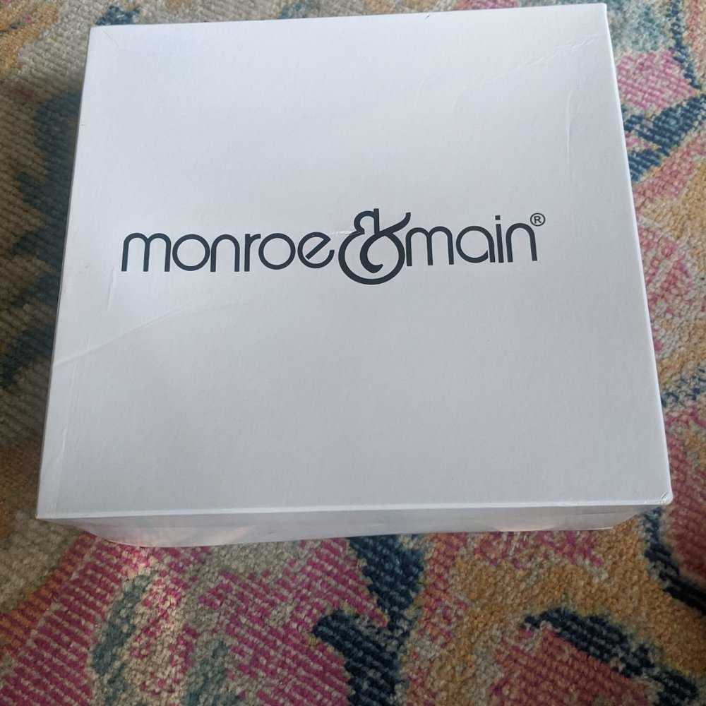 Monroe and Main Sexy Knee High Leopard Print Women's Boots Size 8 - Picture 2 of 6